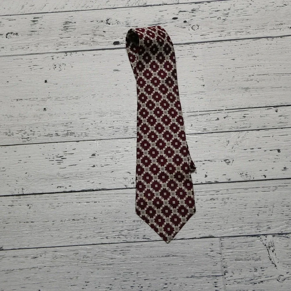 Briar Tie Mens One Size Red Geometric Jacquard Classic Dress Necktie Business